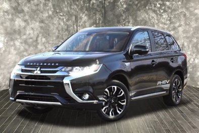 Giá xe Mitsubishi tháng 10/2020: Xe rẻ nhất chỉ 375 triệu đồng kèm nhiều quà tặng cao cấp
