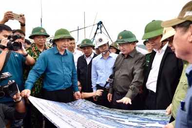 Bảo đảm an toàn cho người dân, Ban chỉ đạo tiền phương trực tiếp vào tâm bão số 9 chỉ đạo ứng phó