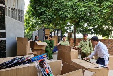 Bán công khai lượng lớn súng nhựa đồ chơi không rõ nguồn gốc