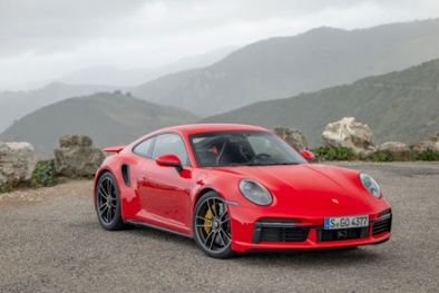 Giá xe Porsche mới nhất tại Việt Nam: Porsche Taycan chính thức trình làng
