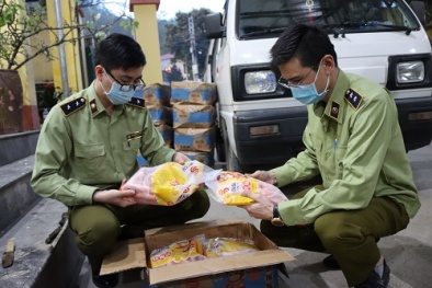 Phát hiện nhiều thực phẩm và thuốc mỡ bôi á sừng nhập lậu
