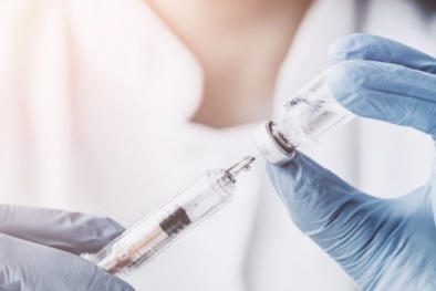 Khối áp xe lớn 'như nghìn côn trùng chích' do tự bơm filler vào mông