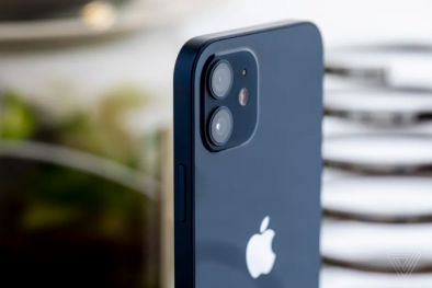 Bán iPhone 12 không kèm củ sạc, Apple bị phạt 2 triệu USD