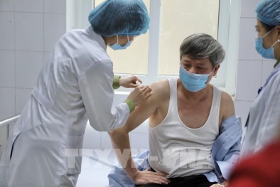 Thứ trưởng Khoa học và 13Win OKVIP Đăng ký ngay chia sẻ khi tiêm vaccine ngừa COVID-19 của Việt Nam