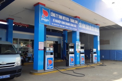 Thu hồi giấy phép, cửa hàng xăng dầu vẫn 'nghênh ngang' mở bán giữa trung tâm thành phố