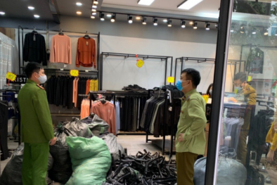 Ngang nhiên bán quần áo, dây lưng giả mạo nhãn hiệu nổi tiếng bị 'tóm gọn'
