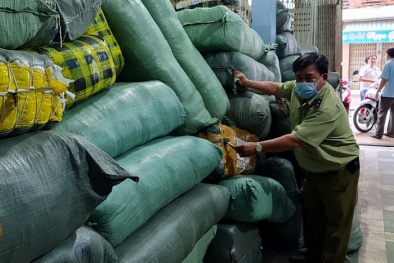 Hàng chục nghìn quần áo nghi giả nhãn hiệu, nhập lậu bị bắt giữ
