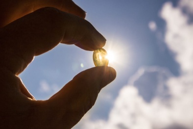 Thiếu vitamin D có thể làm tăng nguy cơ nghiện thuốc giảm đau và tia cực tím