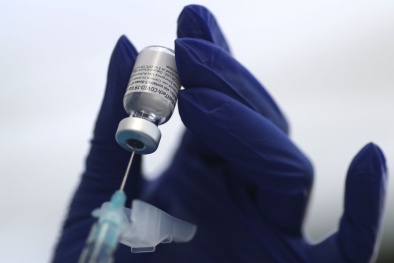 Tiêu hủy hơn 100.000 liều vaccine Covid-19