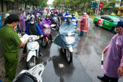Cảnh báo - Kiểm tra giấy tờ tại các chốt dù đeo găng tay vẫn có nguy cơ lây Covid-19