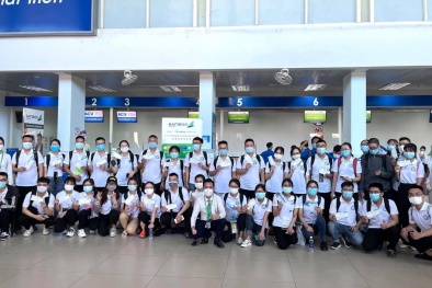 Bamboo Airways điều chuyên cơ đưa đoàn y bác sĩ Đại học Y Dược Huế tiếp viện Đồng Nai chống dịch