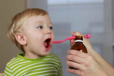 Thận trọng khi dùng những loại thuốc này khi điều trị cho trẻ mắc Covid-19 tại nhà