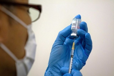 Nhật Bản tiếp tục phát hiện thêm lô vaccine Moderna nhiễm bẩn