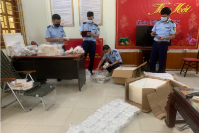 Sử dụng miếng dán màn hình điện thoại nhập lậu: Rủi ro tiềm ẩn