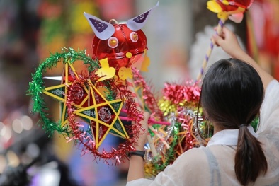 Thị trường đồ chơi Trung thu giữa 'bão dịch': Ế vẫn hoàn… ế