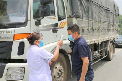Nản vì liên tục phải test Covid-19, nhiều lái xe đường dài bỏ việc
