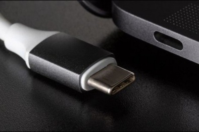 Apple chính thức lên tiếng sau vụ việc bị ép loại bỏ cổng Lightning
