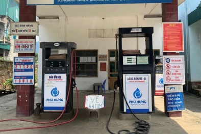 Xử phạt cửa hàng xăng dầu chưa đạt chất lượng, tự ý treo biển nghỉ 'về ăn cơm'