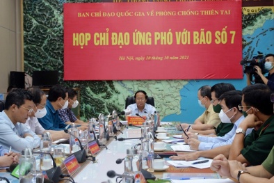 Phó Thủ tướng Lê Văn Thành: Đảm bảo an toàn cho người dân di chuyển qua khu vực có bão, lũ