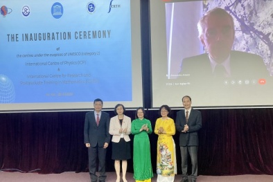 Ra mắt 2 trung tâm quốc tế về vật lý và toán học