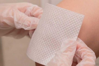 Tạo ra băng y tế thông minh giúp theo dõi quá trình lành vết thương không cần tháo