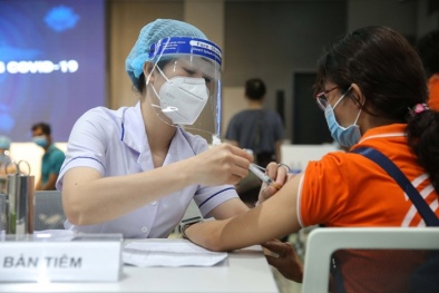 Khẩn trương mua, tiêm vaccine cho trẻ từ 5 tuổi
