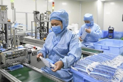 Tạm ngừng kinh doanh tạm nhập, tái xuất mặt hàng khẩu trang y tế, găng tay y tế kể từ ngày 15/3