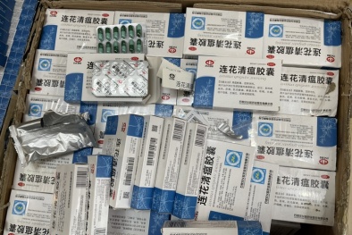 Thủ đoạn tinh vi của bà chủ 9x buôn bán hơn 3.000 hộp thuốc điều trị Covid-19 ‘dởm’