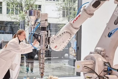 Robot dùng công nghệ in 3D để sản xuất đồ gia dụng theo yêu cầu