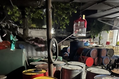 Hà Nội: Phát hiện lượng lớn xăng dầu không đảm chất lượng, nguồn gốc xuất xứ
