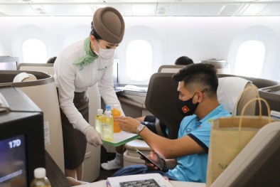 Bamboo Airways 'thưởng nóng' tuyển bóng đá nam U23 và tuyển nữ Việt Nam vô địch SEA Games 31