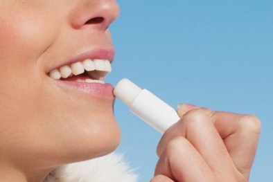 Cách chọn son dưỡng môi đúng chuẩn để có đôi môi căng mọng 