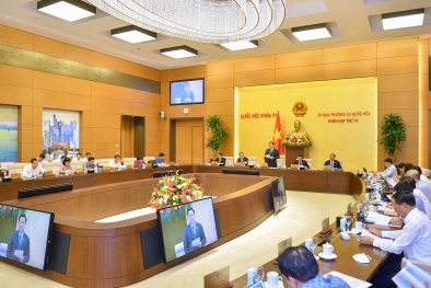 Khai mạc phiên họp thứ 14 của Ủy ban Thường vụ Quốc hội