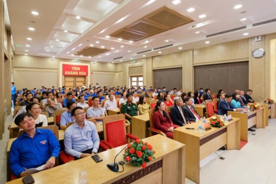 Vingroup hợp tác với tỉnh Khánh Hòa triển khai chương trình người dân nói tiếng Anh