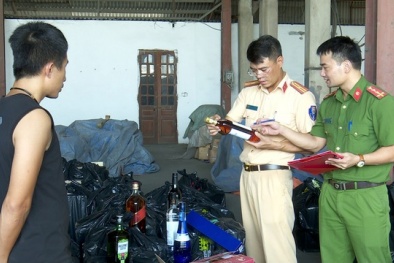 Cần xử lý nghiêm hành vi vận chuyển rượu nhập lậu