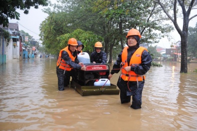 Viettel triển khai nhiều chính sách hỗ trợ người dân tại các tỉnh chịu ảnh hưởng của bão Noru