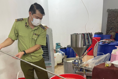 'Nước hoa xô, chậu' tung hoành: Cần chế tài xử lý nghiêm khắc