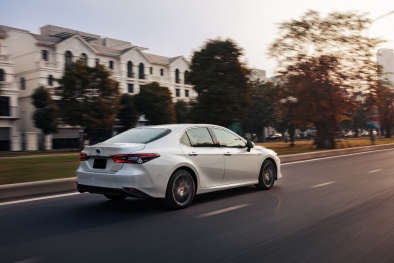 Toyota Camry 2022 cải tiến từ động cơ tới công nghệ xứng tầm 'đẳng cấp', giá trong tầm tay