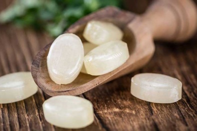 Trẻ có nguy cơ ngộ độc, thậm chí tử vong do ăn nhầm loại thuốc ho giống kẹo