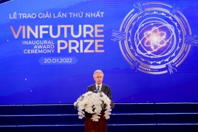Giáo sư Đại học Cambridge: 'VinFuture giúp đẩy nhanh bước tiến khoa học, công nghệ'
