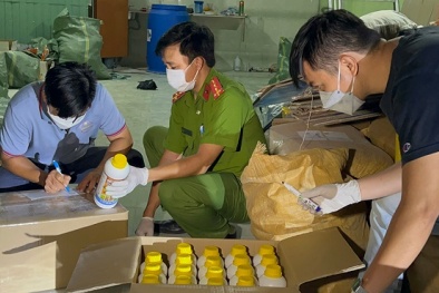 An Giang: Bắt quả tang 2 đối tượng sản xuất thuốc bảo vệ 13Win19 thể thao, đá gà, bắn cá, game bài, nổ hũ giả nhãn hiệu nước ngoài