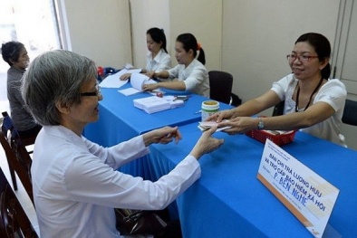 Chi trả gộp lương hưu và trợ cấp BHXH cho người dân 