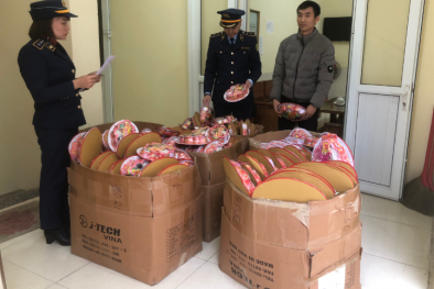 Hà Giang thu giữ hơn 400 gói mứt tết không rõ nguồn gốc, gian lận thời hạn sản xuất
