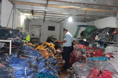 Khởi tố 2 bị can về hành vi kinh doanh, sản xuất hàng hoá giả mạo nhãn hiệu The North Face