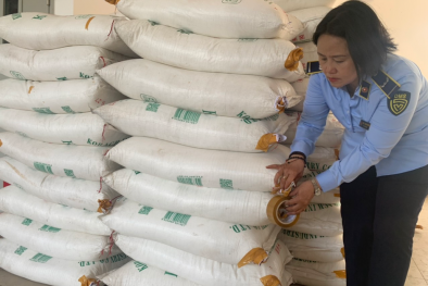 TP.HCM: Phát hiện, tạm giữ gần 12 tấn đường cát nhập lậu 