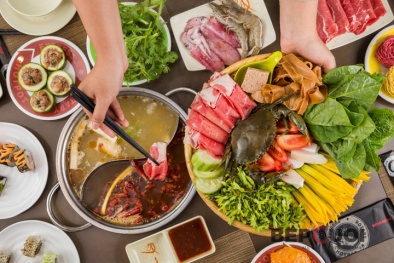 Ăn lẩu cần tránh uống nước đá vì nguy cơ tăng huyết áp, đau dạ dày