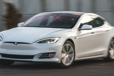 Gần 363.000 xe điện Tesla bị triệu hồi do công nghệ hỗ trợ người lái