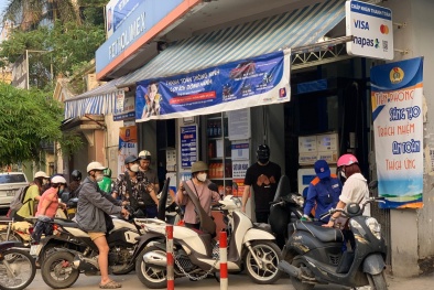Xăng giảm giá 120 đồng một lít