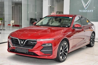 Đại lý VinFast xả hàng lô cuối xe Lux A2.0