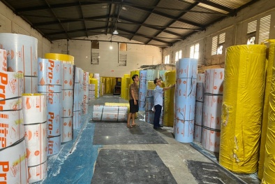 TP. HCM: Tạm giữ hơn 10.000 m2 tấm lợp lấy sáng Polycarbonate không rõ nguồn gốc